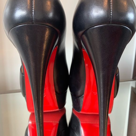 Authentic Christian Louboutain Vertia Asymmetric Black Bootie Size 39.5 - Picture 10 of 10